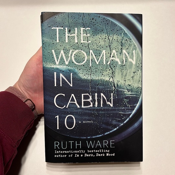 THE WOMAN IN CABIN 10 by Ruth Ware 📚 Paperback Book - Picture 3 of 5